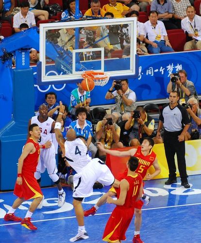 中国vs美国篮球现场视频