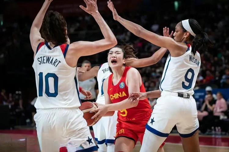中国女篮vs美国锦集的相关图片