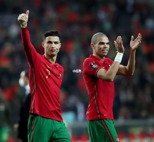 摩洛哥vs葡萄牙队服的相关图片